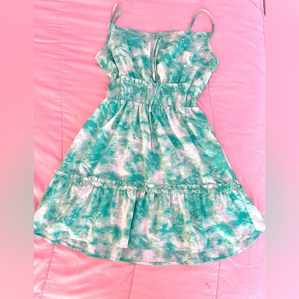 This dress is light but not see through, perfect for spring! 🫶🏾🌿💕🌞🌷
